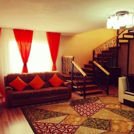 Jasmin Hotel Karakol Ngoại thất bức ảnh