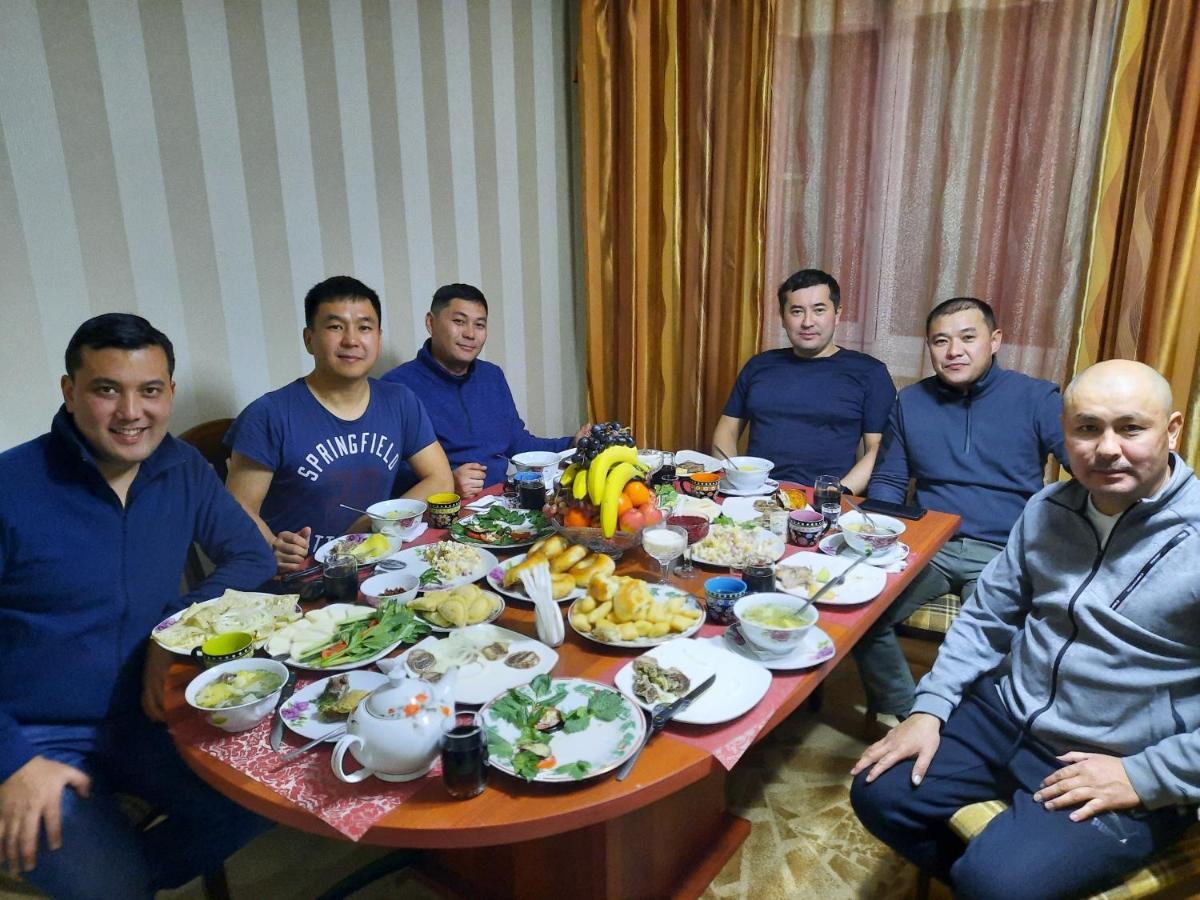 Jasmin Hotel Karakol Ngoại thất bức ảnh