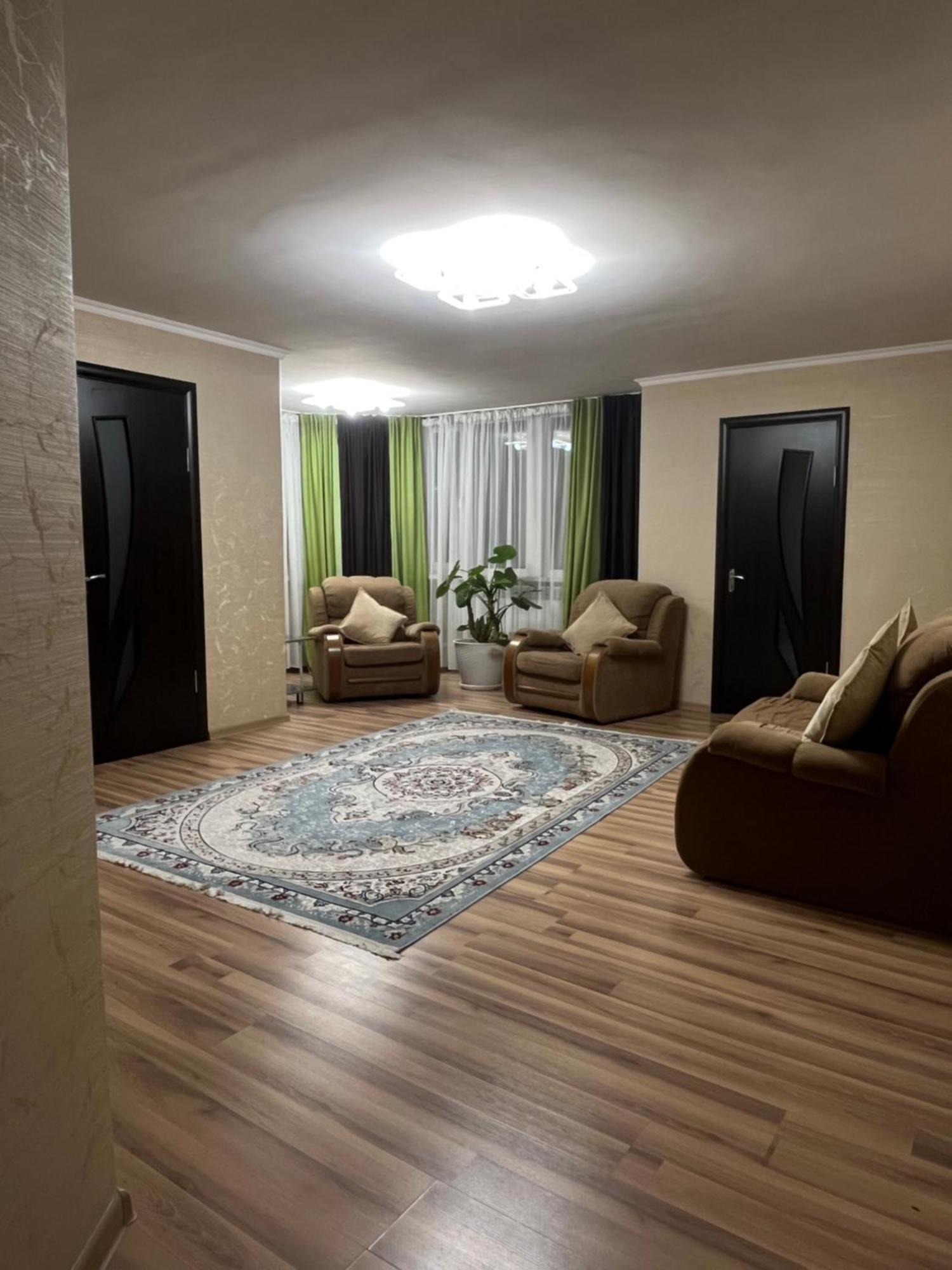 Jasmin Hotel Karakol Ngoại thất bức ảnh
